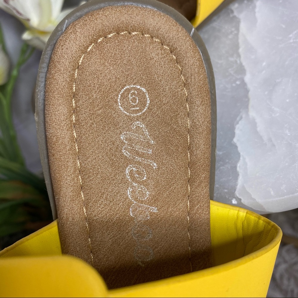 Yellow Sandals - Picture 7 of 9